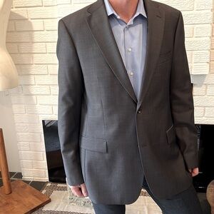 Hugo boss blazer 42 L in gray with faint  blue pinstripe